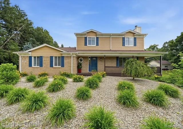 Homes for sale in Lake Orion, MI | 1221 Rhodes Rd, Lake Orion, MI 48360 | MLS# 61006753