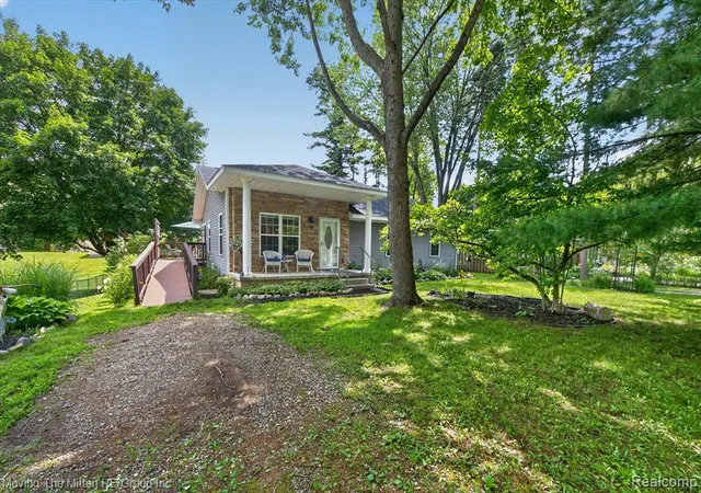 Photo 3 of Single family home for sale at 744 S Park St, Highland, MI 48356 | MLS# 61011562 | Listing updated on 2026-08-01