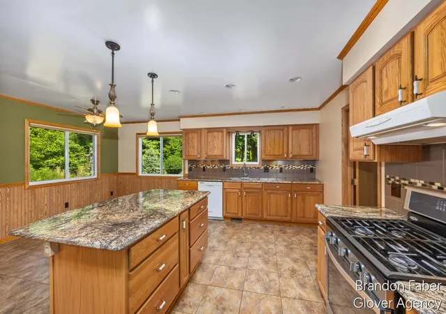Homes for sale in Comstock Park, MI | 6660 Vinton Ave, Comstock Park, MI 49321 | MLS# 70544217