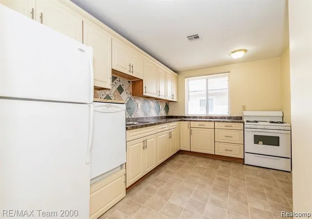 Homes for sale in Dearborn Heights, MI | 3951 Ziegler St, Dearborn Heights, MI 48125 | MLS# 61004969