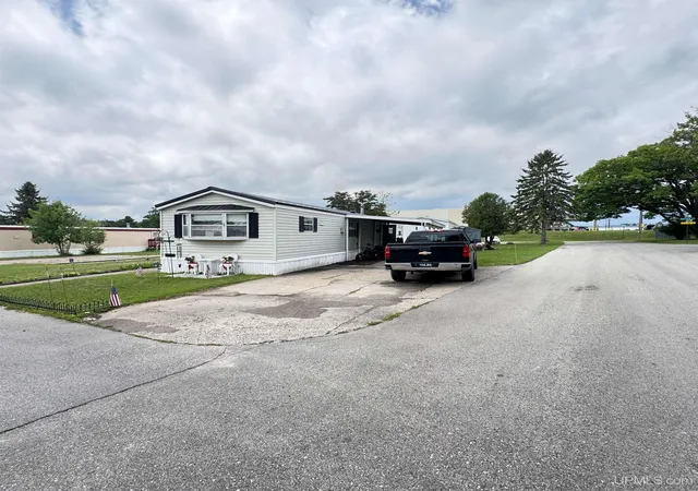 Homes for sale in Iron Mountain, MI | W8007 S Us 2/141 Hwy, Iron Mountain, MI 49801 | MLS# 50212763