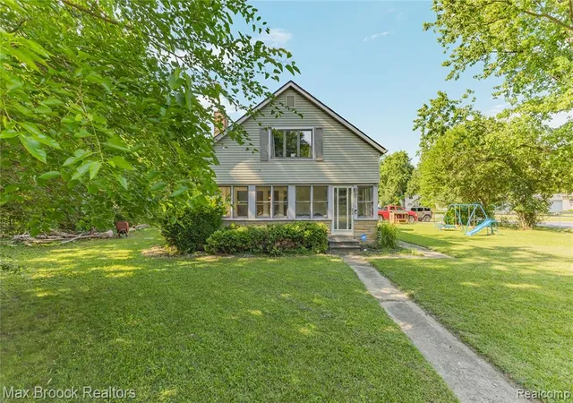 2nd image of 27216 Shiawassee Rd, Southfield, MI 48033 | MLS# 61010921