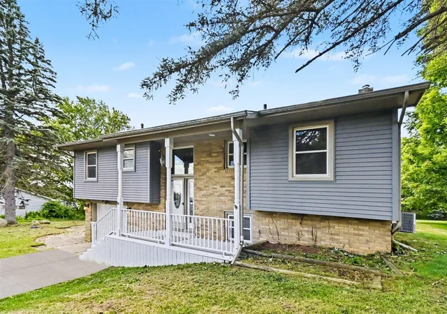 3rd image of 1077 Gidner Rd, Charlotte, MI 48813 | MLS# 70539439