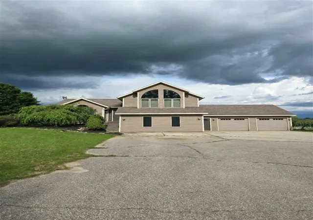 Homes for sale in Cedar Springs, MI | 15530 Snauble Ave, Cedar Springs, MI 49319 | MLS# 70538160