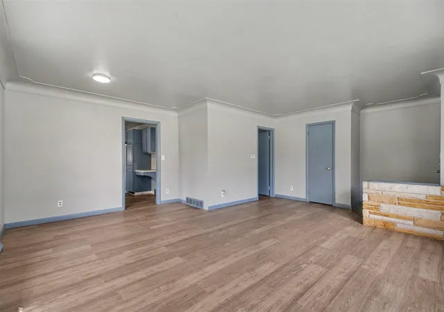 Photo 4 of Single family home for sale at 4301 Curwood Ave, Grand Rapids, MI 49508 | MLS# 70554136 | Listing updated on 2026-09-04