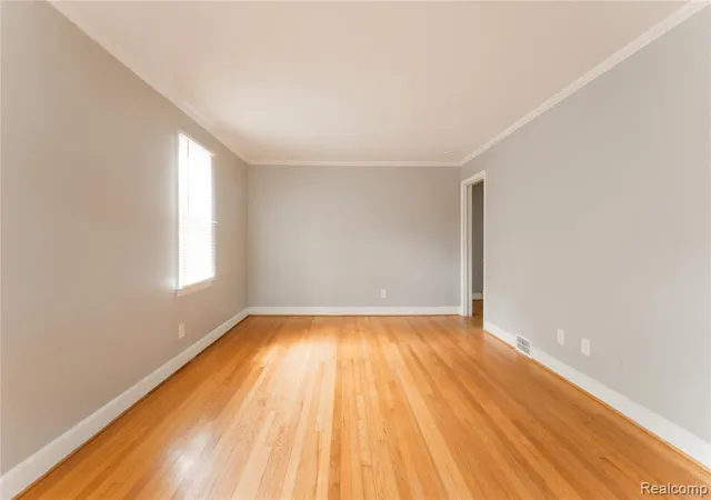 5th image of 20644 Elkhart St, Harper Woods, MI 48225 | MLS# 60977836