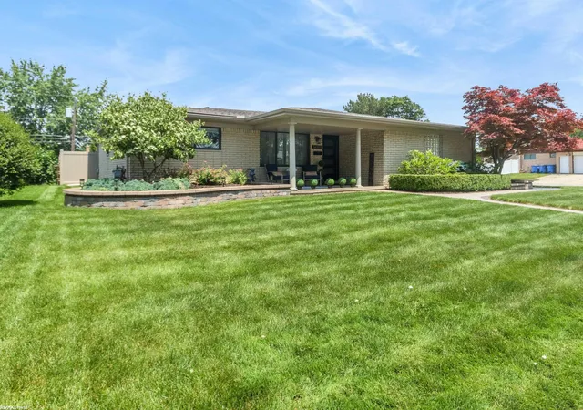 2nd image of 14337 Ivanhoe St, Warren, MI 48088 | MLS# 50213539