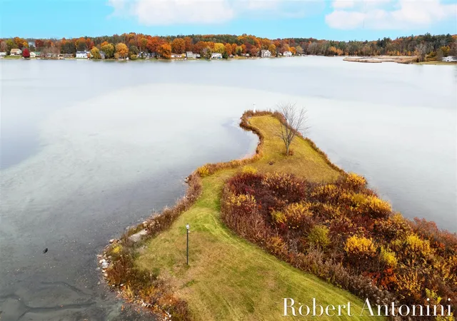 5th image of 250 Shore Dr, Wayland, MI 49348 | MLS# 70515283