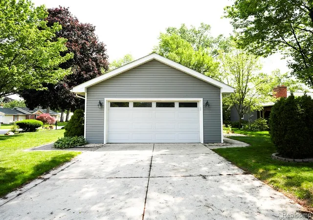 Homes for sale in Port Huron, MI | 2016 Brandywine Ln, Port Huron, MI 48060 | MLS# 61008264