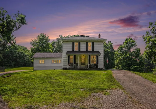 Photo 2 of Single family home for sale at 315 S Washington St, Manchester, MI 48158 | MLS# 70547271 | Listing updated on 2026-09-16