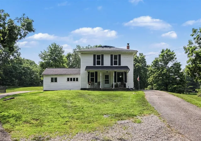 Photo 3 of Single family home for sale at 315 S Washington St, Manchester, MI 48158 | MLS# 70547271 | Listing updated on 2026-09-16
