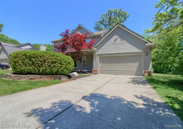 Homes for sale in Walled Lake, MI | 140 Cherry Grove Ln, Walled Lake, MI 48390 | MLS# 61000727