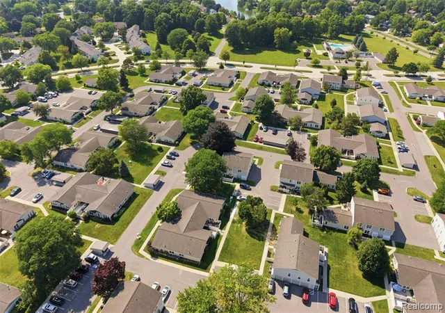Listing Photo 2 - Condo for sale in building located at 22886 Talford St, Novi, MI 48375 - Unit #