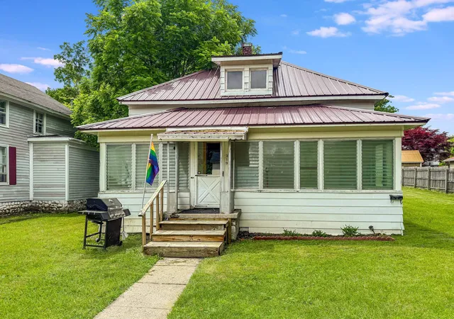 Homes for sale in Saint Louis, MI | 319 W Saginaw St, Saint Louis, MI 48880 | MLS# 80070598