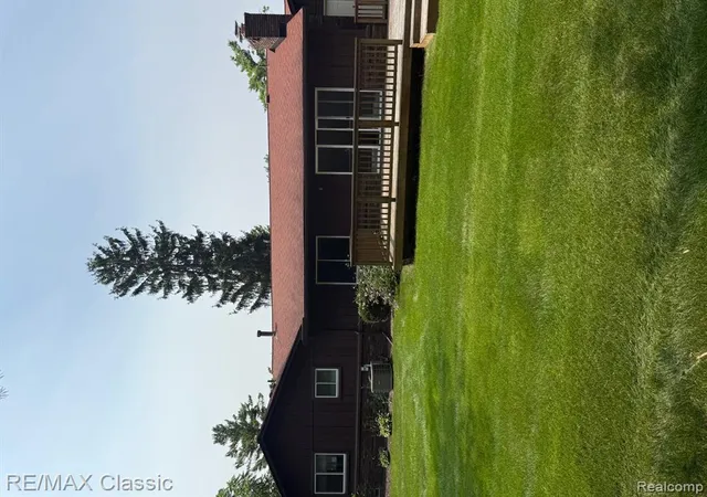 Photo 3 of Sale Pending at 5050 Winewood Ln, Commerce Township, MI 48382 | MLS# 61020835 | Listing updated on 2026-08-28