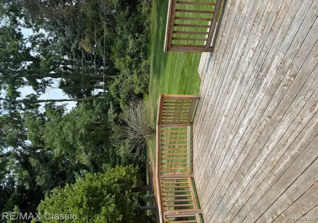 Photo 5 of Sale Pending at 5050 Winewood Ln, Commerce Township, MI 48382 | MLS# 61020835 | Listing updated on 2026-08-28