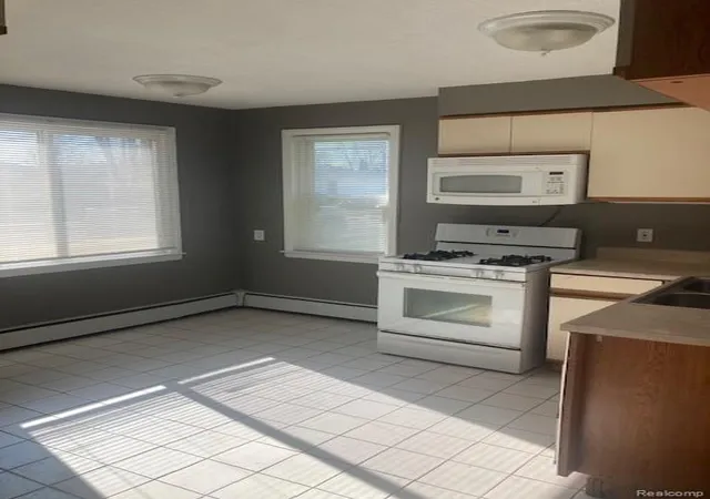 Homes for sale in Eastpointe, MI | 17758 Lincoln Ave, Eastpointe, MI 48021 | MLS# 60985829