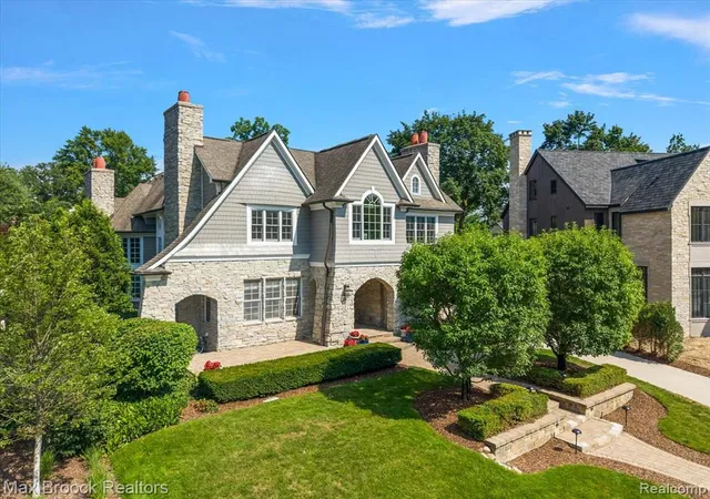 Photo 2 of Mansion for sale at 620 Lakeside Dr, Birmingham, MI 48009 3836 | MLS# 61025508 | Listing updated on 2026-08-29