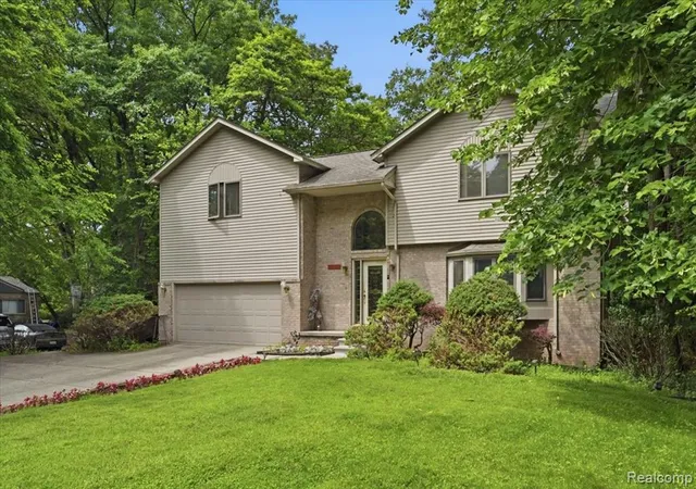 2nd image of 23605 Beech Rd, Southfield, MI 48033 | MLS# 61007373