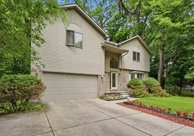 3rd image of 23605 Beech Rd, Southfield, MI 48033 | MLS# 61007373