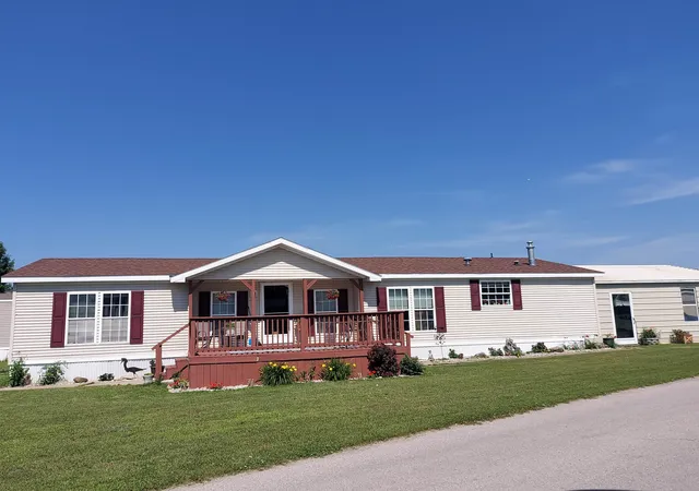 2nd image of 4627 Violet Ln, Traverse City, MI 49685 | MLS# 80070996