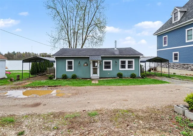Photo 2 of Single family home for sale at 185 Bluegill Ln, Coldwater, MI 49036 | MLS# 70525335 | Listing updated on 2026-05-28