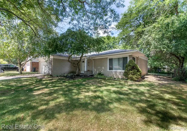 2nd image of 30290 Old Stream St, Southfield, MI 48076 1034 | MLS# 61023426