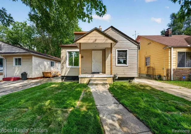 Photo 3 of Single family home for sale at 6436 Auburn, Detroit, MI 48228 | MLS# 61023748 | Listing updated on 2026-10-04