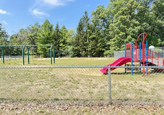 5th image of 8835 N Bingham Ave, Bitely, MI 49309 | MLS# 70554235