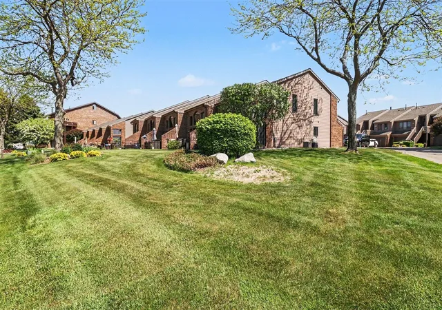 Photo 4 of Condo for sale at 212 Harbor Dr, Ludington, MI 49431 | MLS# 70537132 | Listing updated on 2026-08-12