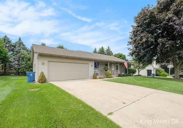 Photo 3 of Single family home for sale at 2617 Florlen Ave, Grand Rapids, MI 49525 | MLS# 70491781 | Listing updated on 2025-10-15
