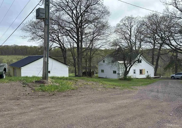 Homes for sale in Wakefield, MI | 310 Indianhead Rd, Wakefield, MI 49968 | MLS# 50208274