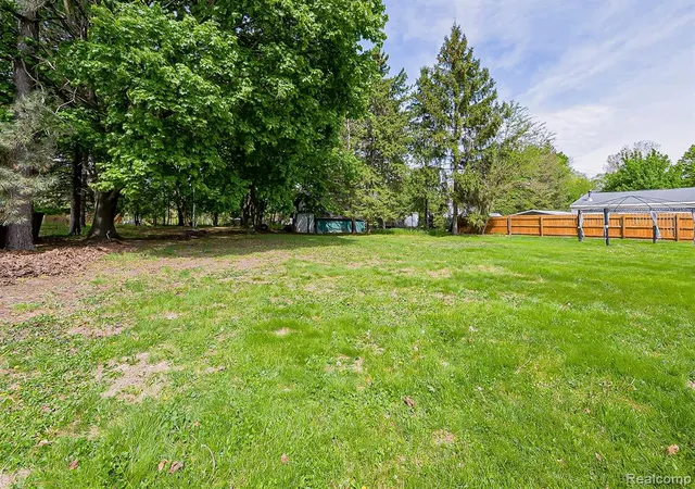 15th image of 2751 Marlington Rd, Waterford, MI 48329 | MLS# 61010448