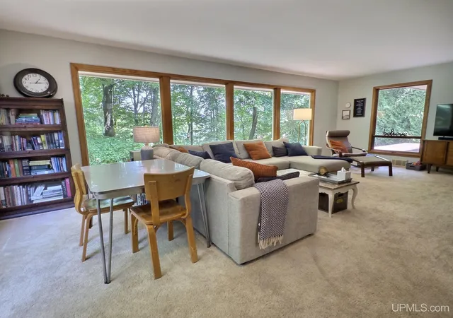 4th image of 1116 Seventh Ave, Houghton, MI 49931 | MLS# 50210725
