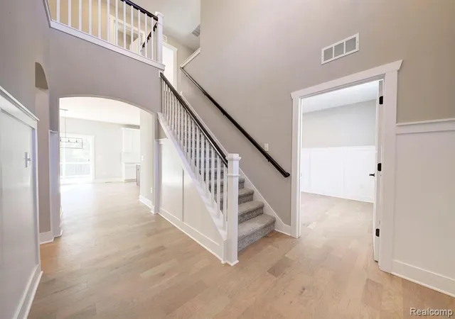 2nd image of 614 Round Rock Dr, Howell, MI 48843 | MLS# 60992594