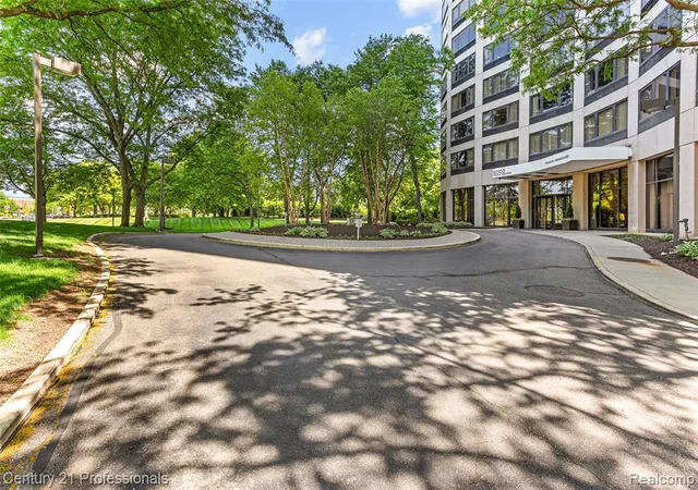 2nd image of 5000 Town Center #1605, Southfield, MI 48075 1113 | MLS# 60998859