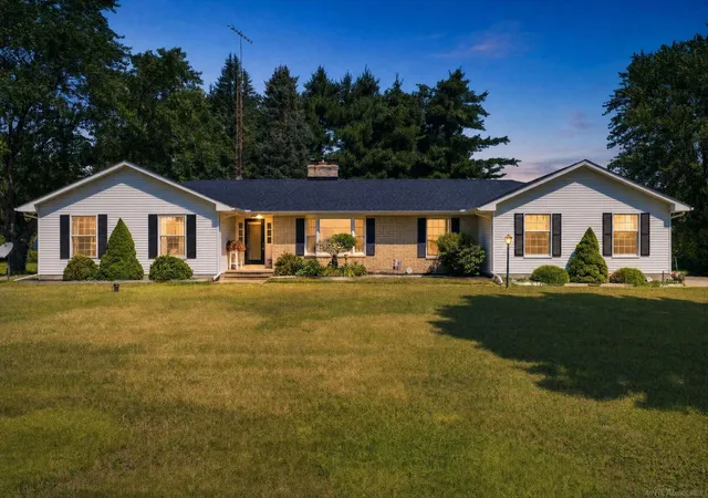 3rd image of 6335 Townsend Rd, Applegate, MI 48401 | MLS# 50218015