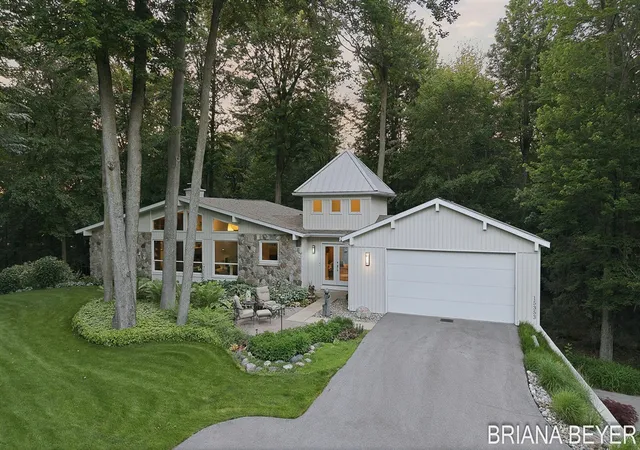 Photo 2 of Sale Pending at 15353 Timber Ridge Ln, Holland, MI 49424 | MLS# 70545032 | Listing updated on 2026-08-06