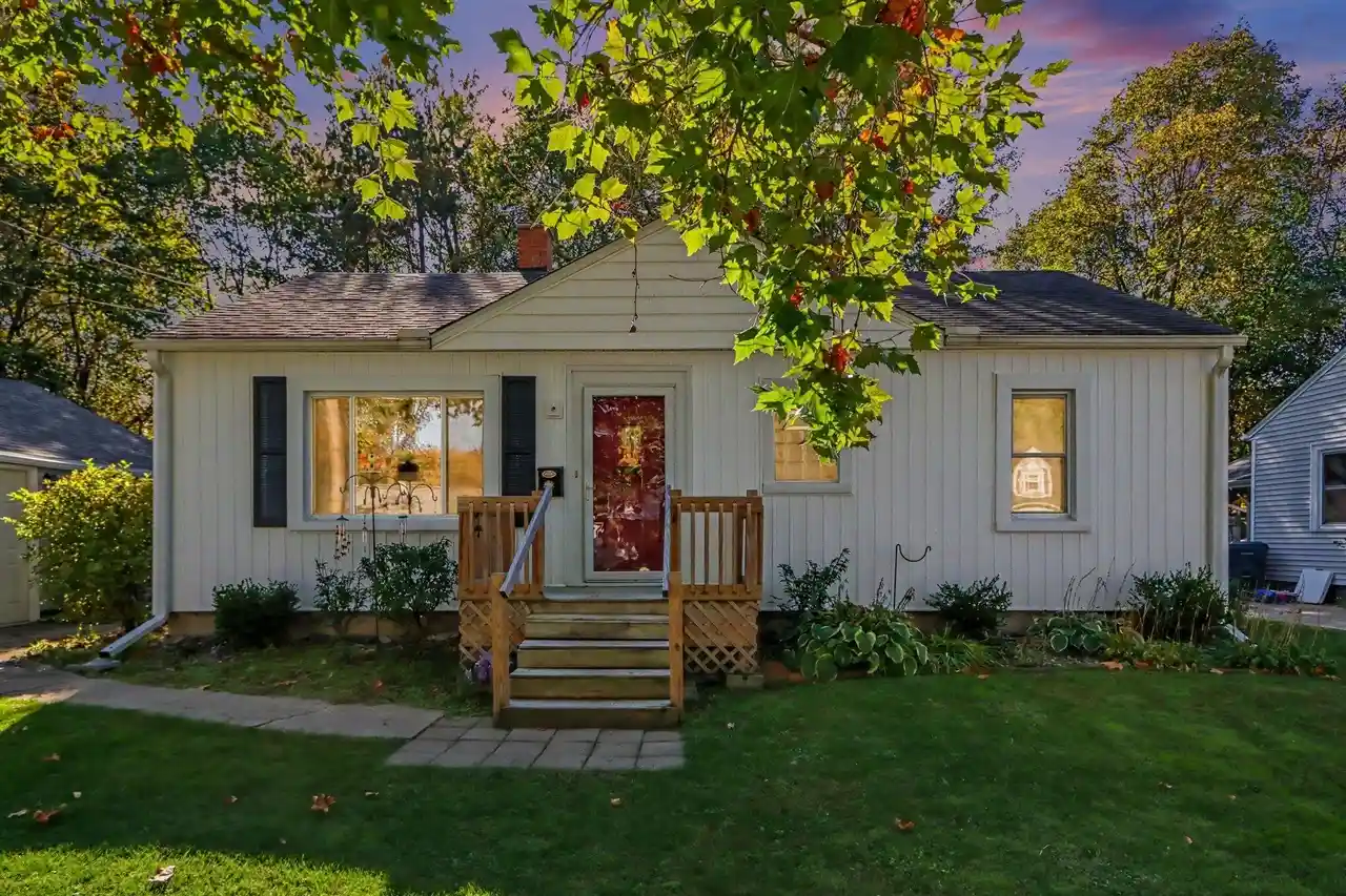 Single family home for sale at 1019 Clover St, Kalamazoo, MI 49008-4905 | MLS# 70566123