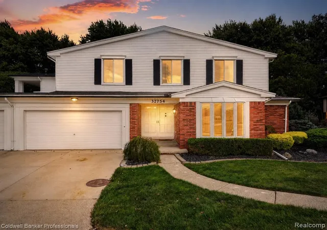 Photo 1 of Condo for sale at 32754 Barclay Sq #20, Warren, MI 48093 6105 | MLS# 61023733 | Listing updated on 2026-08-24