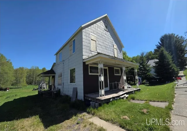 Photo 1 of Single family home for sale at 37 Allen St, Iron River, MI 49935 | MLS# 50204040 | Listing updated on 2026-08-03