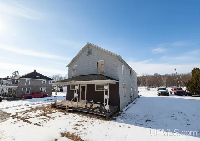 Photo 3 of Single family home for sale at 37 Allen St, Iron River, MI 49935 | MLS# 50204040 | Listing updated on 2026-08-03