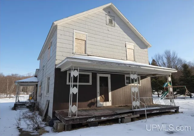 Photo 4 of Single family home for sale at 37 Allen St, Iron River, MI 49935 | MLS# 50204040 | Listing updated on 2026-08-03