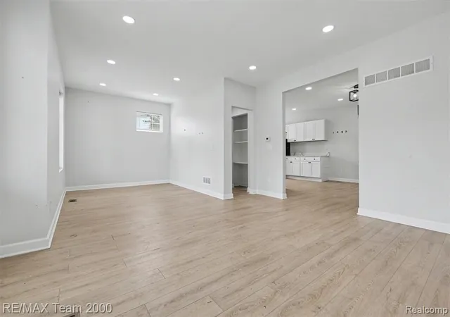 Photo 2 of Condo for sale at 458 Hague #3 St, Detroit, MI 48202 2123 | MLS# 61024859 | Listing updated on 2026-08-27