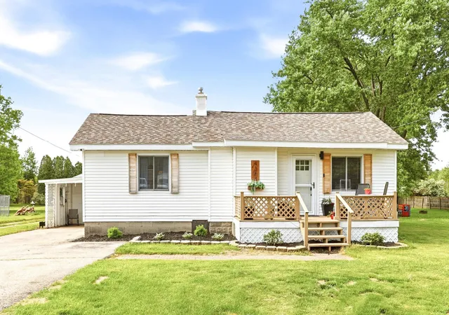 Homes for sale in Bridgeport, MI | 4364 Baker Rd, Bridgeport, MI 48722 | MLS# 50209347