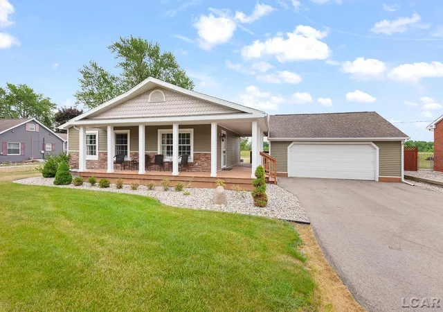 Homes for sale in Adrian, MI | 2831 Carson Hwy, Adrian, MI 49221 | MLS# 50210695