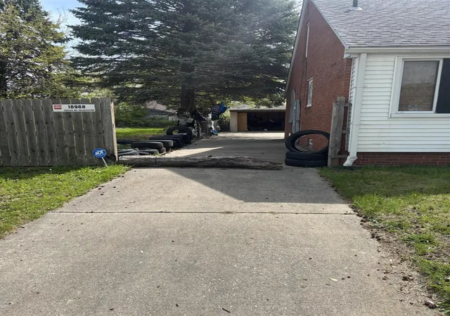 Photo 2 of Single family home for sale at 18968 Blackmoor St, Detroit, MI 48234 | MLS# 70554988 | Listing updated on 2026-08-29