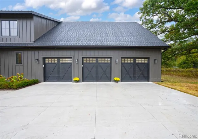 Photo 2 of Single Family Residence at 1956 Percy Ln, Highland, MI 48357 | MLS# 60973912 | | Sold on 2026-07-13
