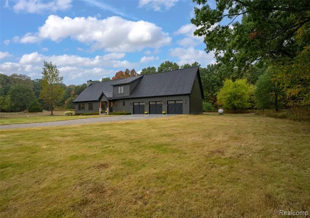 Photo 4 of Single Family Residence at 1956 Percy Ln, Highland, MI 48357 | MLS# 60973912 | | Sold on 2026-07-13