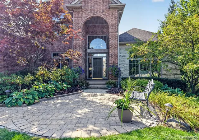 Photo 2 of Sale Pending at 879 Benjamin Dr, Troy, MI 48098 1773 | MLS# 61024220 | Listing updated on 2026-09-13